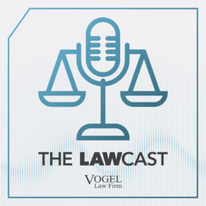 Vogellawcast logo